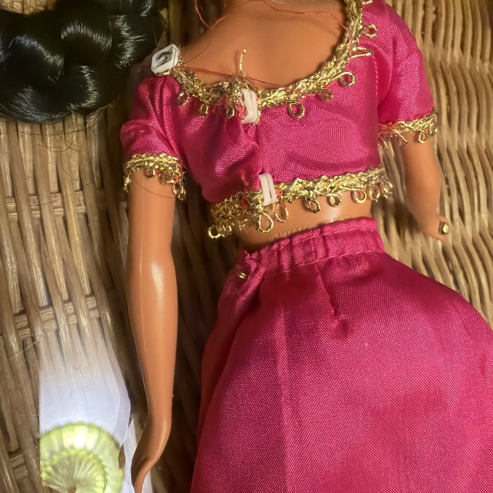 A 1995 Indian Doll Dressed In A Facetia Sari Dolls Of The World - Picture 6 of 6
